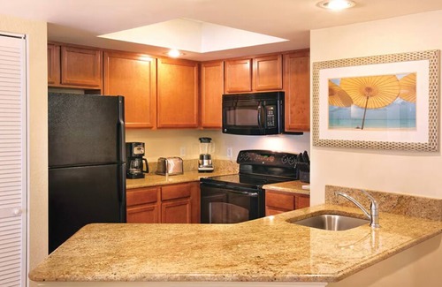 Pompano Beach Resort | 2 Bedroom Deluxe Suite at Royal Vista Resort
