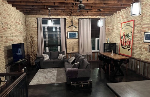 Moose Jaw Apartment | 2 BEDROOM, DESIRABLE LOCATION in the heart of downtown, close to all amenities.