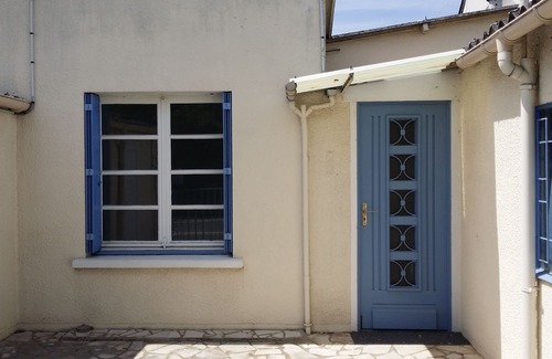 Les Ponts-de-Ce House | 2-bedroom detached house for 4 to 6 people