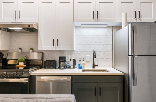 Downtown Cincinnati Apartment | 2-Bedroom Downtown Near Fountain Square & UC+ Wifi