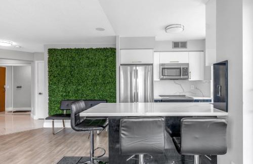 Fort York Apartment | 2 Bedroom Downtown Toronto Stay with Stunning Views & Free Parking