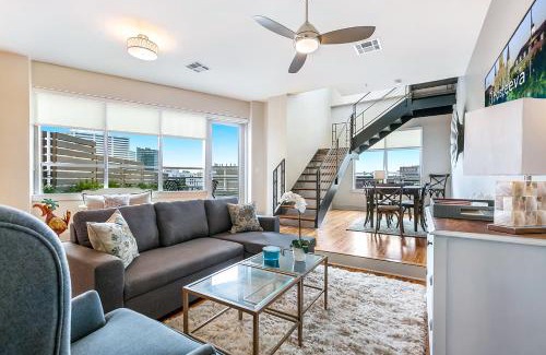 Central Business District Apartment | 2 Bedroom Elegant condos in Downtown New Orleans
