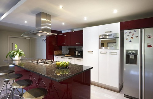 Greater Johannesburg Metropolitan Area Apartment | 2 Bedroom Executive En-suite Apartment with 1 king and 2 twin bed in Sandton