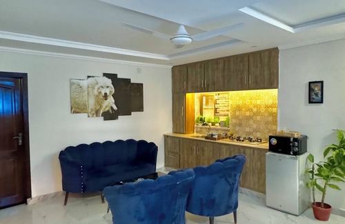 E-11 Sector Apartment | 2-bedroom family-friendly apartment in Islamabad with all basic amenities.