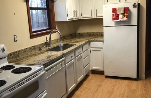 Bismarck House | 2 bedroom family vacation cottage (Caddo Cottage) near DeGray Lake.