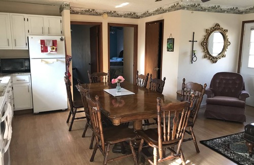 Bismarck House | 2 bedroom family vacation cottage (Caddo Cottage) near DeGray Lake.