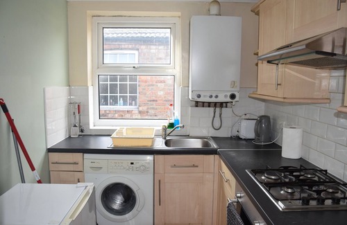 Higham Hill Apartment | 2 Bedroom Flat, 10 minutes Station, 20 miutes to City Centre