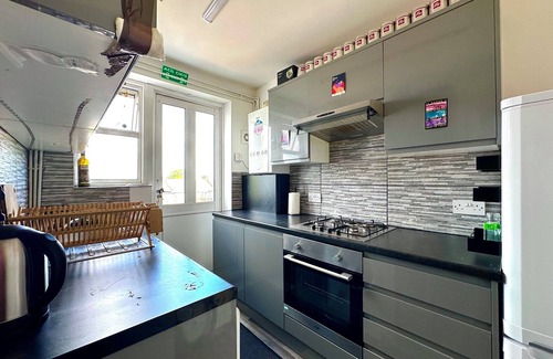 Leyton Apartment | 2 bedroom flat, 25 mins to center