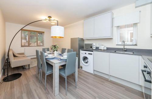 Reading Apartment | 2 Bedroom Flat Free Parking