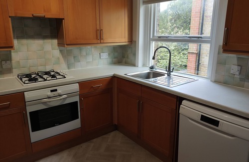 Wimbledon Apartment | 2 Bedroom Flat in Prime Wimbledon Village cul-de-sac location