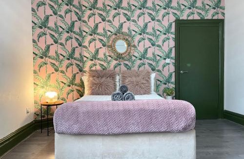 Askew Apartment | 2-Bedroom Flat with Free Wifi near Shepherds Bush, O2 Shepherds Bush Empire, Westfield, White City