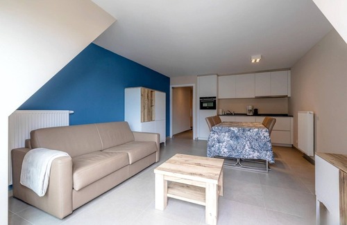 Koksijde-Bad Apartment | 2-bedroom flat with side sea view