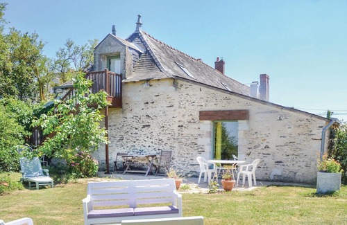 Saint-Jean-des-Mauvrets House | 2 bedroom accommodation in St Jean des Mauvrets
