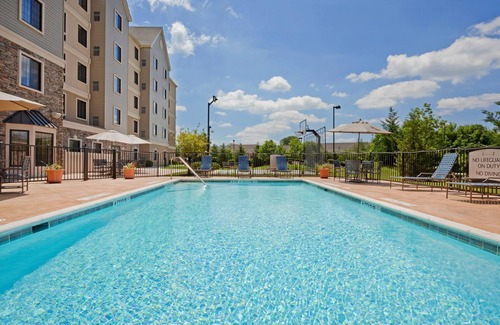 Concordville Condo | 2 Bedroom | Free Breakfast. Seasonal Outdoor Pool