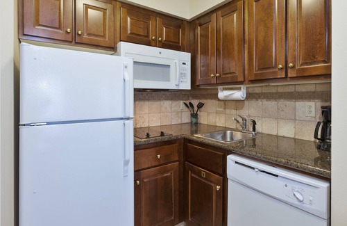 Okemos Condo | 2 Bedroom | Free Breakfast Buffet.