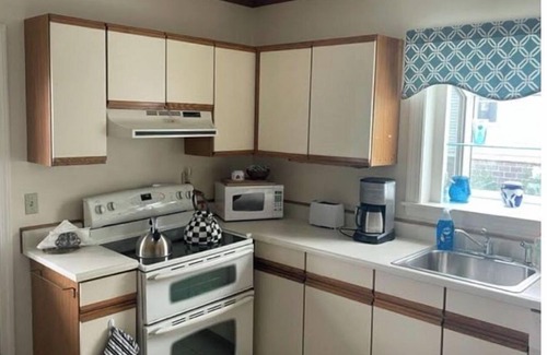 Salem Condo | 2 Bedroom Fully Furnished Waterfront Condo Long Term Rental 31 Days+