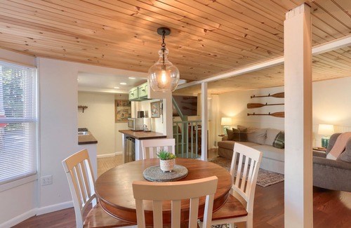 Timber Hills Cottage | 2 Bedroom fully updated cozy Mt. Gretna Cottage with parking