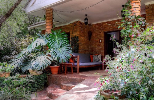 Arusha Cottage | 2 BEDROOM GARDEN COTTAGE ON WILDLIFE ESTATE