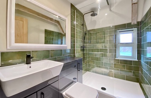 Bushton Cottage | 2 bedroom accommodation in Royal Wootton Basset