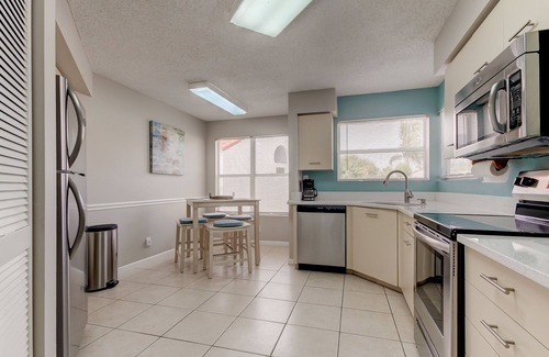 Isla del Sol Condo | 2 Bedroom Golf Course View, Near the Beach!