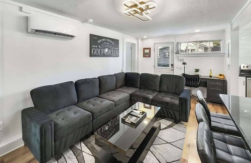 Charleston Apartment | 2-Bedroom Golf Course Getaway!