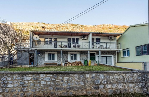 Veljun Primorski Apartment | 2 bedroom gorgeous apartment in Knezica