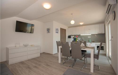 Podaca Apartment | 2 Bedroom Gorgeous Apartment In Podaca