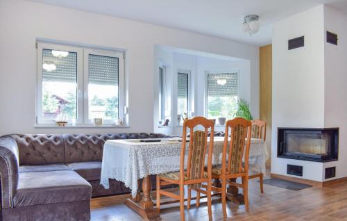 gmina Skape House | 2 Bedroom Gorgeous Home In Niesulice