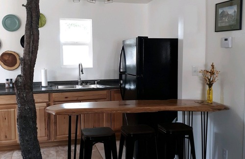 Deming Cottage | 2 bedroom Gorgeous Home-away-from-home