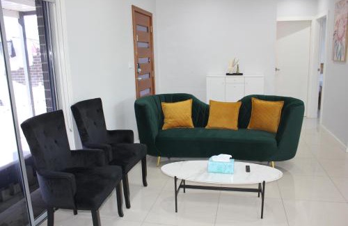 Mt Pritchard House | 2-bedroom Granny Flat