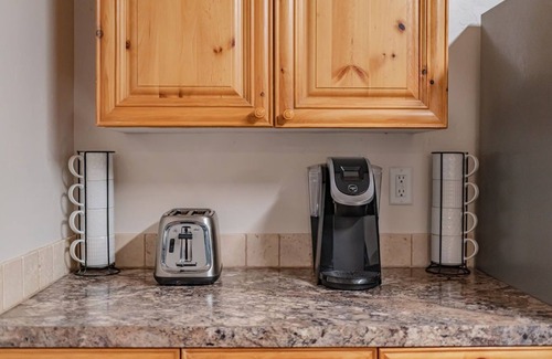 Rexburg Bed & Breakfast | 2 Bedroom Guest Suite with Free Continental Breakfast