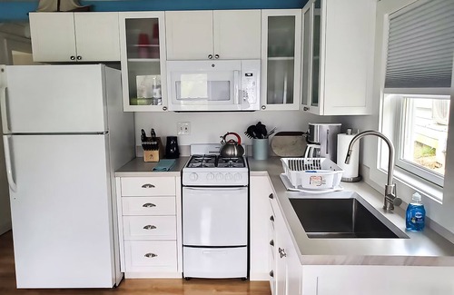 Hampton Bays House | 2 Bedroom Hamptons Waterfront Cottage Rental