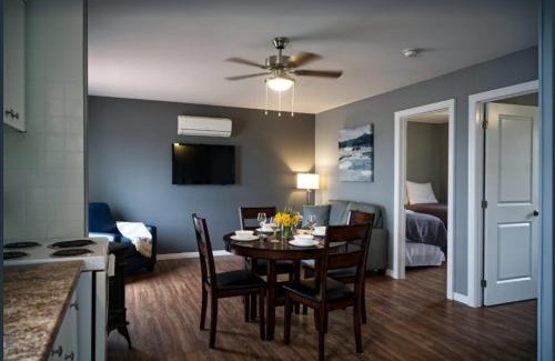 Roseneath House | 2 Bedroom Harbor Front Condo 9L