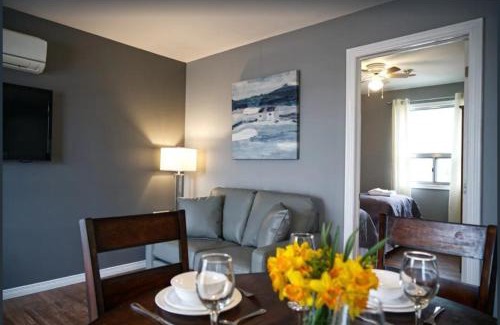 Roseneath House | 2 Bedroom Harbor Front Condo 9L