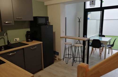 Donville-les-Bains House | 2-bedroom house with outdoor area 800m from the beach