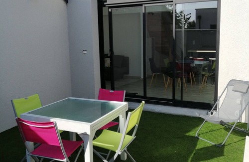 Donville-les-Bains House | 2-bedroom house with outdoor area 800m from the beach