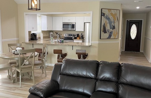Fort Walton Beach House | 2 bedroom home located approximately 10 minutes from the beach!