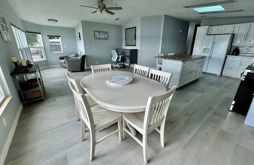 Vista del Lago House | 2-bedroom home 5 miles to Disney on Lake. Four Corners. Vista Del Lago amenities