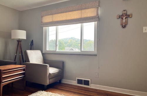 McKnight House | 2 Bedroom Home Available for 30+ Day Rentals