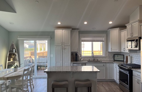 Ocean Shores House | 2 bedroom home family and pet friendly 0.5m from beach