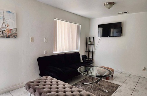 Midway City House | 2 bedroom home near Disney Land