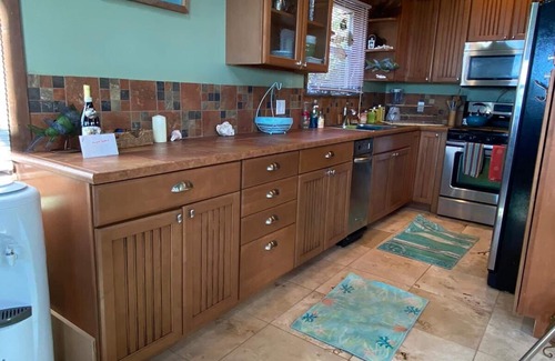 Orange Creek House | 2 Bedroom Home on the Prettiest Bay in North Cat Island