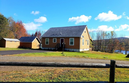 West Paris House | 2-bedroom Home on the shore of Moose Pond, West Paris. Maine with WiFi, AC