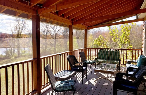 West Paris House | 2-bedroom Home on the shore of Moose Pond, West Paris. Maine with WiFi, AC