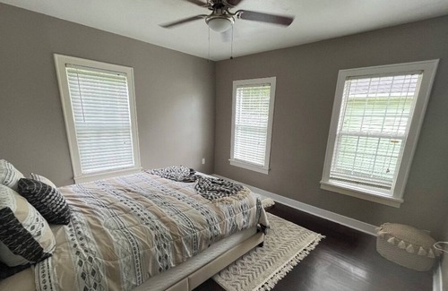 Bacliff House | 2 bedroom house 7 minutes away from kemah boardwalk and close to Galveston bay.