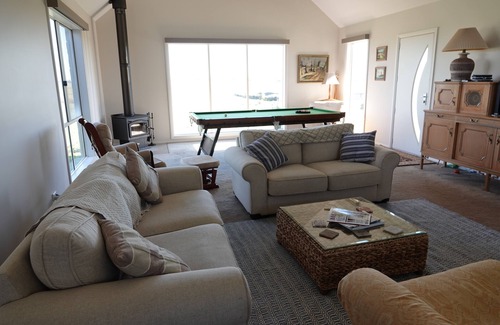 Gippsland House | 2 bedroom house at Woodside Beach