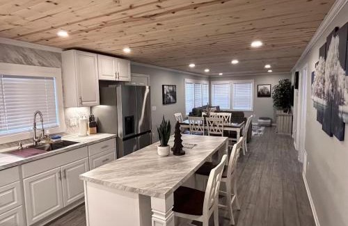 Bergland House | 2 bedroom house close to trails
