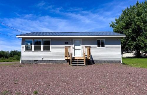 Bergland House | 2 bedroom house close to trails