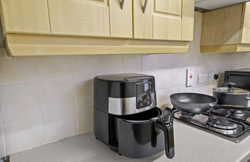 Aylesbury House | 2 bedroom house in Aylesbury, Free Privet Parking