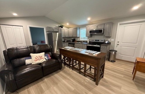 Longwood House | 2-bedroom house in charming Longwood with WiFi, Travel on our train or bus line.